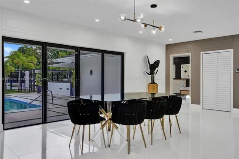 245 NE 156th Street Miami FL 33162