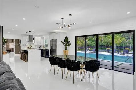 245 NE 156th Street Miami FL 33162