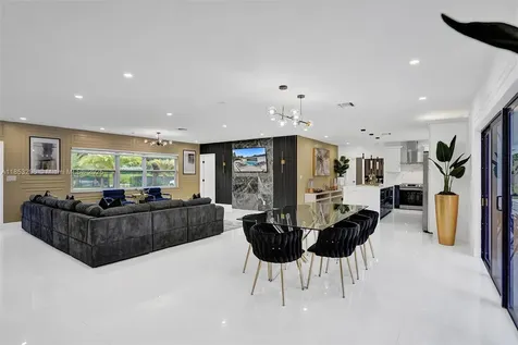 245 NE 156th Street Miami FL 33162
