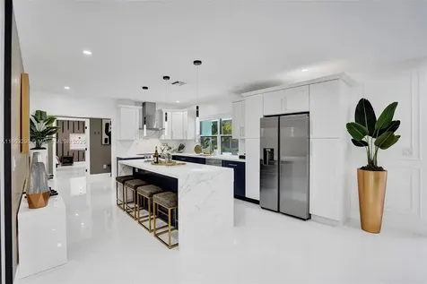 245 NE 156th Street Miami FL 33162