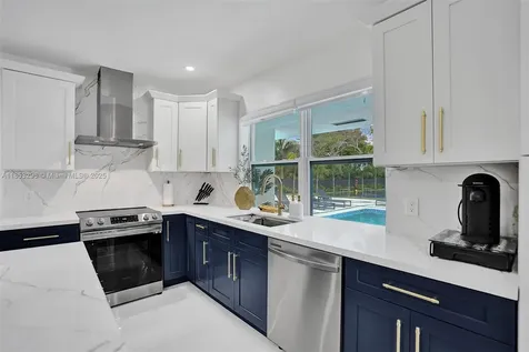 245 NE 156th Street Miami FL 33162