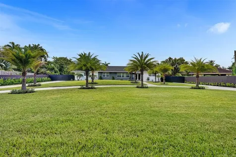245 NE 156th Street Miami FL 33162