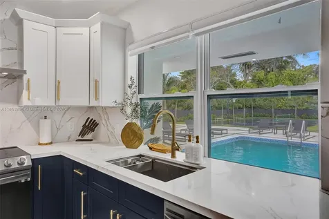 245 NE 156th Street Miami FL 33162