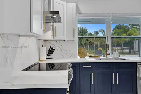 245 NE 156th Street Miami FL 33162