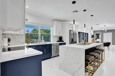 245 NE 156th Street Miami FL 33162
