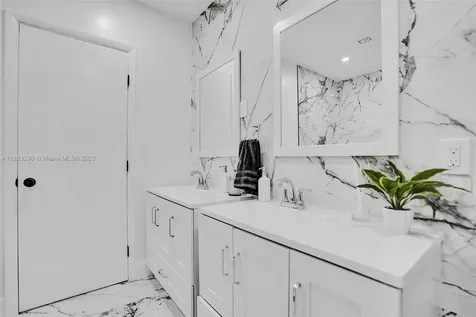 245 NE 156th Street Miami FL 33162