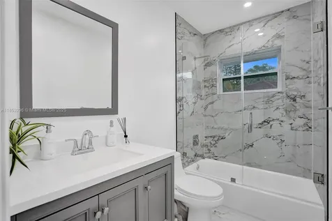245 NE 156th Street Miami FL 33162