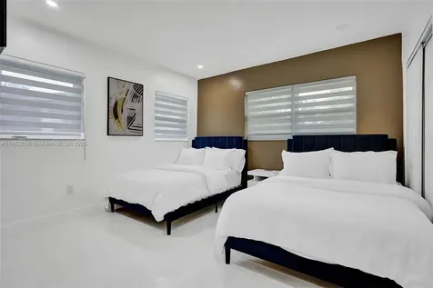 245 NE 156th Street Miami FL 33162