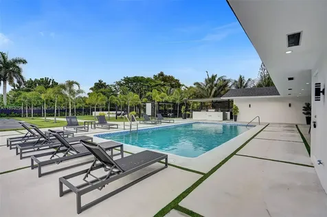 245 NE 156th Street Miami FL 33162