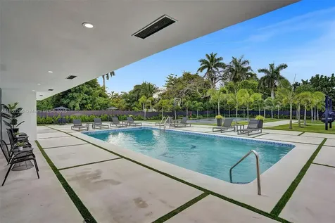 245 NE 156th Street Miami FL 33162