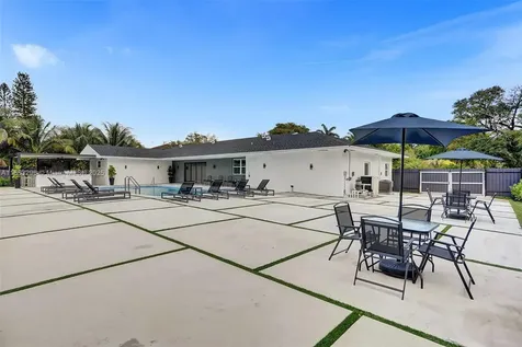 245 NE 156th Street Miami FL 33162