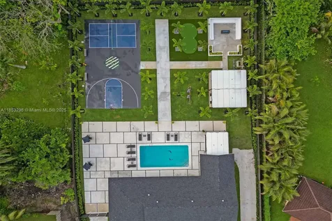245 NE 156th Street Miami FL 33162