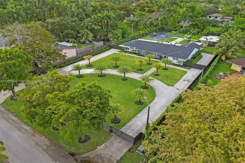 245 NE 156th Street Miami FL 33162