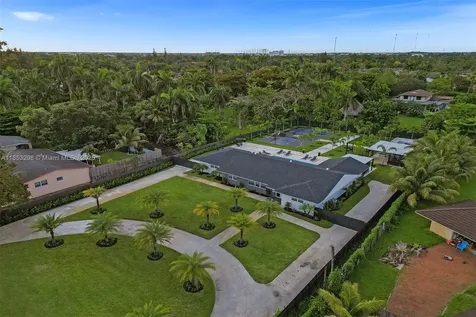 245 NE 156th Street Miami FL 33162