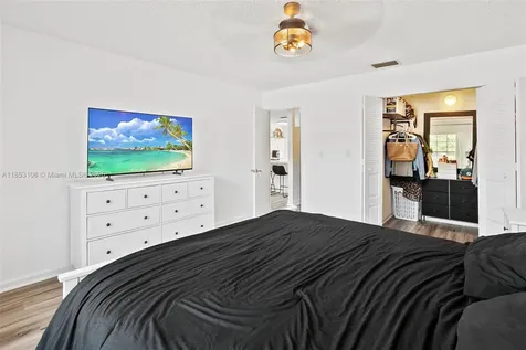 2350 Oak Court Pembroke Pines FL 33026