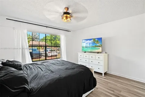 2350 Oak Court Pembroke Pines FL 33026