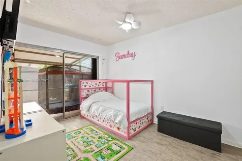 2350 Oak Court Pembroke Pines FL 33026