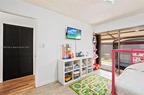 2350 Oak Court Pembroke Pines FL 33026