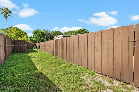 2350 Oak Court Pembroke Pines FL 33026