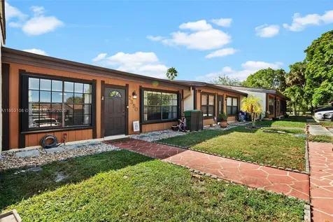 2350 Oak Court Pembroke Pines FL 33026