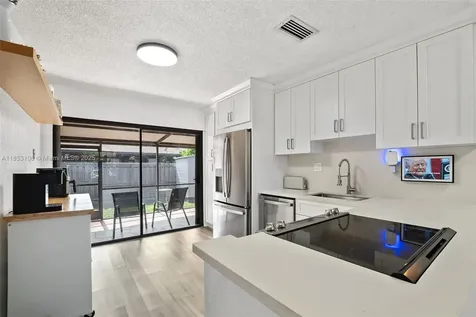 2350 Oak Court Pembroke Pines FL 33026