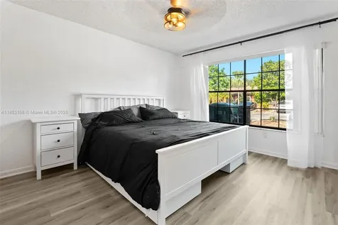 2350 Oak Court Pembroke Pines FL 33026