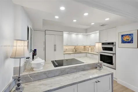 4000 Towerside Terrace Miami FL 33138