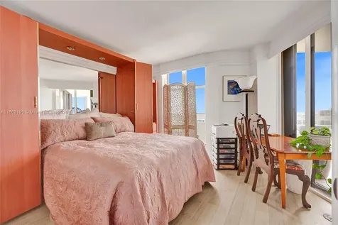4000 Towerside Terrace Miami FL 33138