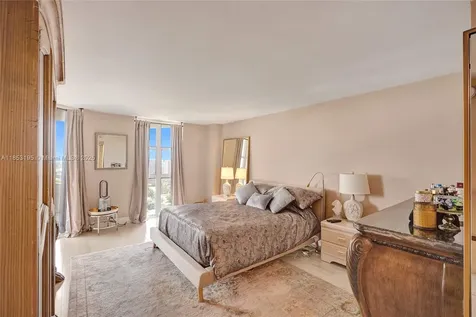 4000 Towerside Terrace Miami FL 33138