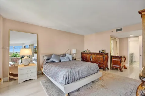 4000 Towerside Terrace Miami FL 33138
