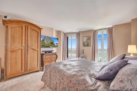 4000 Towerside Terrace Miami FL 33138