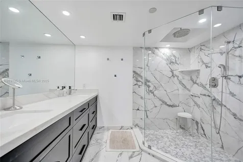 4000 Towerside Terrace Miami FL 33138