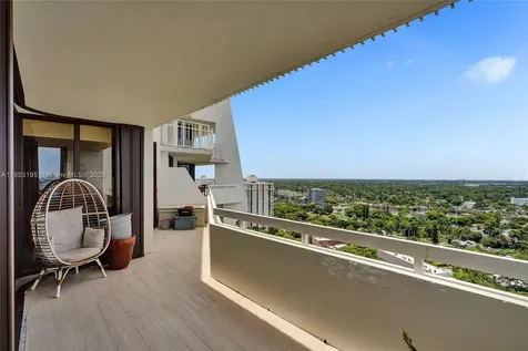 4000 Towerside Terrace Miami FL 33138