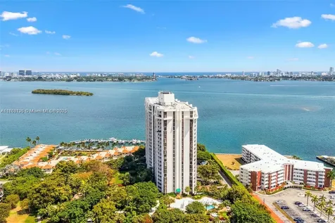 4000 Towerside Terrace Miami FL 33138