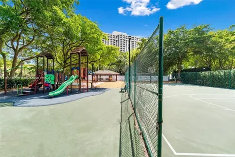 4000 Towerside Terrace Miami FL 33138