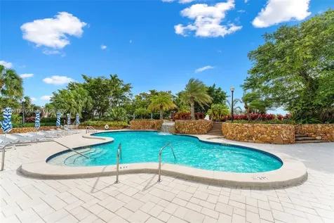 4000 Towerside Terrace Miami FL 33138