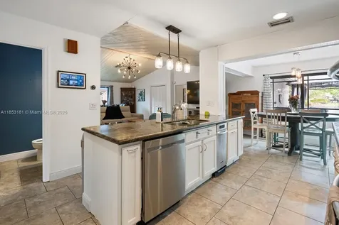 7831 NW 11th Court Plantation FL 33322