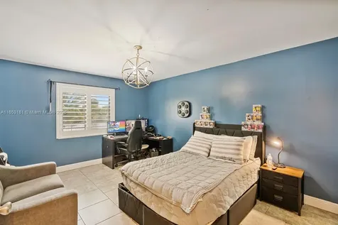 7831 NW 11th Court Plantation FL 33322