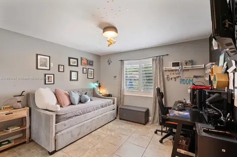 7831 NW 11th Court Plantation FL 33322
