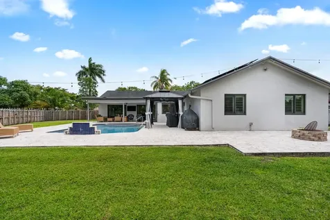 7831 NW 11th Court Plantation FL 33322