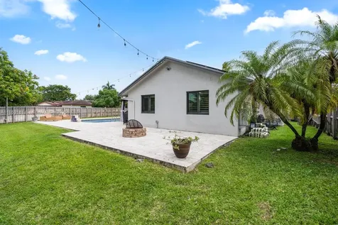 7831 NW 11th Court Plantation FL 33322