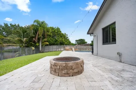 7831 NW 11th Court Plantation FL 33322