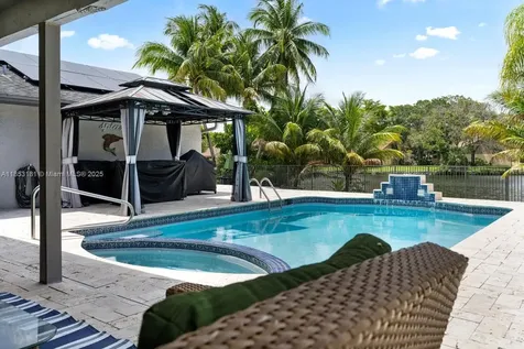 7831 NW 11th Court Plantation FL 33322