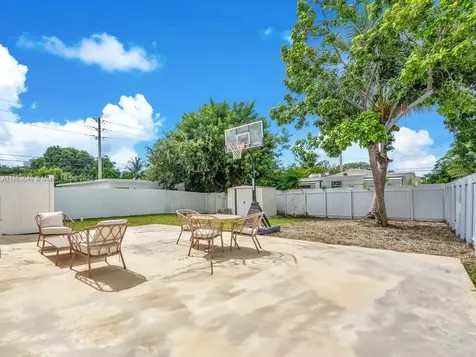 814 NW 114th Street Miami FL 33168
