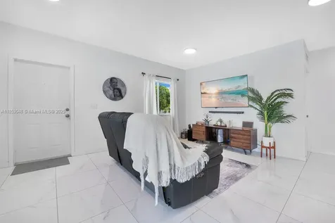 814 NW 114th Street Miami FL 33168