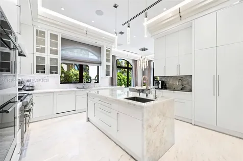498 N Parkway Parkway Golden Beach FL 33160