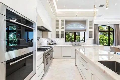 498 N Parkway Parkway Golden Beach FL 33160