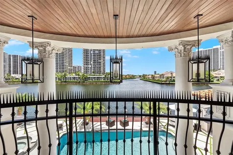 498 N Parkway Parkway Golden Beach FL 33160