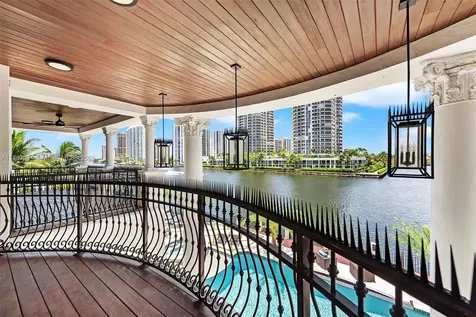 498 N Parkway Parkway Golden Beach FL 33160