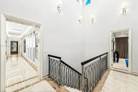498 N Parkway Parkway Golden Beach FL 33160
